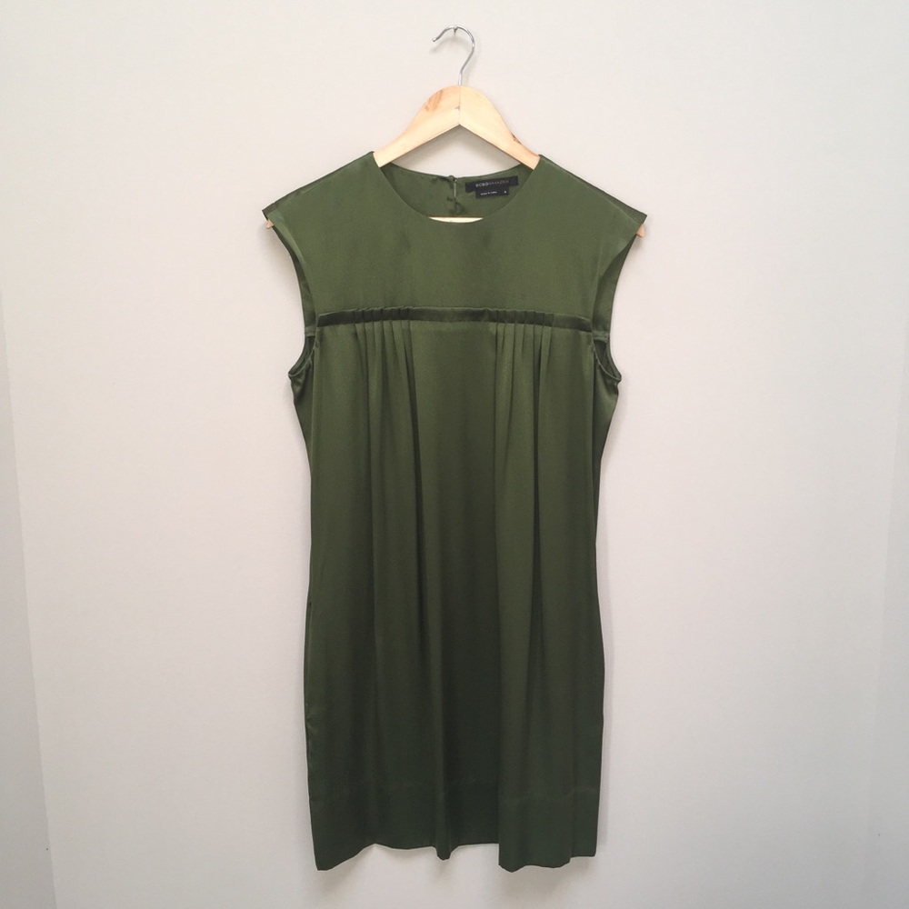 BCBG green dress 100% silk